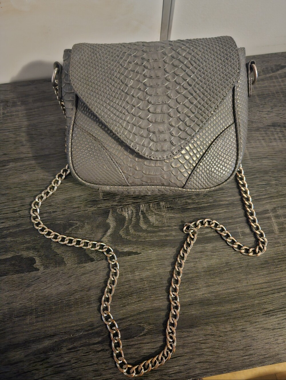 Vintage DANIER Croc Embossed LeatherStylish Gray  Crossbody Bag with Chain Strap
